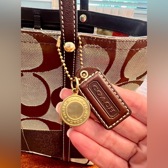 Coach Women's Tan and Brown Signature Tote Bag Purse With Hangtag Stunning - Picture 3 of 15